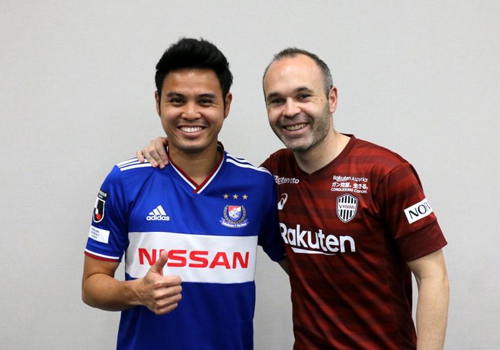 นักเตะที่ธีราทรยกย่อง