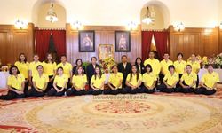 ประมวลภาพ! "นักตบสาวไทย" ร่วมลงนามถวายพระพร