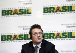 FIFA เซ็ง สนามบอลโลกที่บราซิล ไม่คืบ