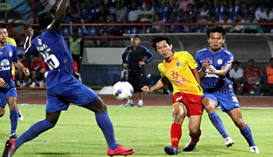 ฉลามเร่งเครื่องดับพลังเอ็ม3-1,กิเลนยึดฝูงหลังอัดบิ๊กแบง2-0