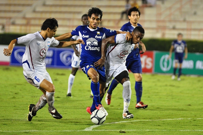 ทีมชาติไทย ประเดิมเสื้อใหม่ ถล่มออลสตาร์ไทยลีก ยับเยิน5-1