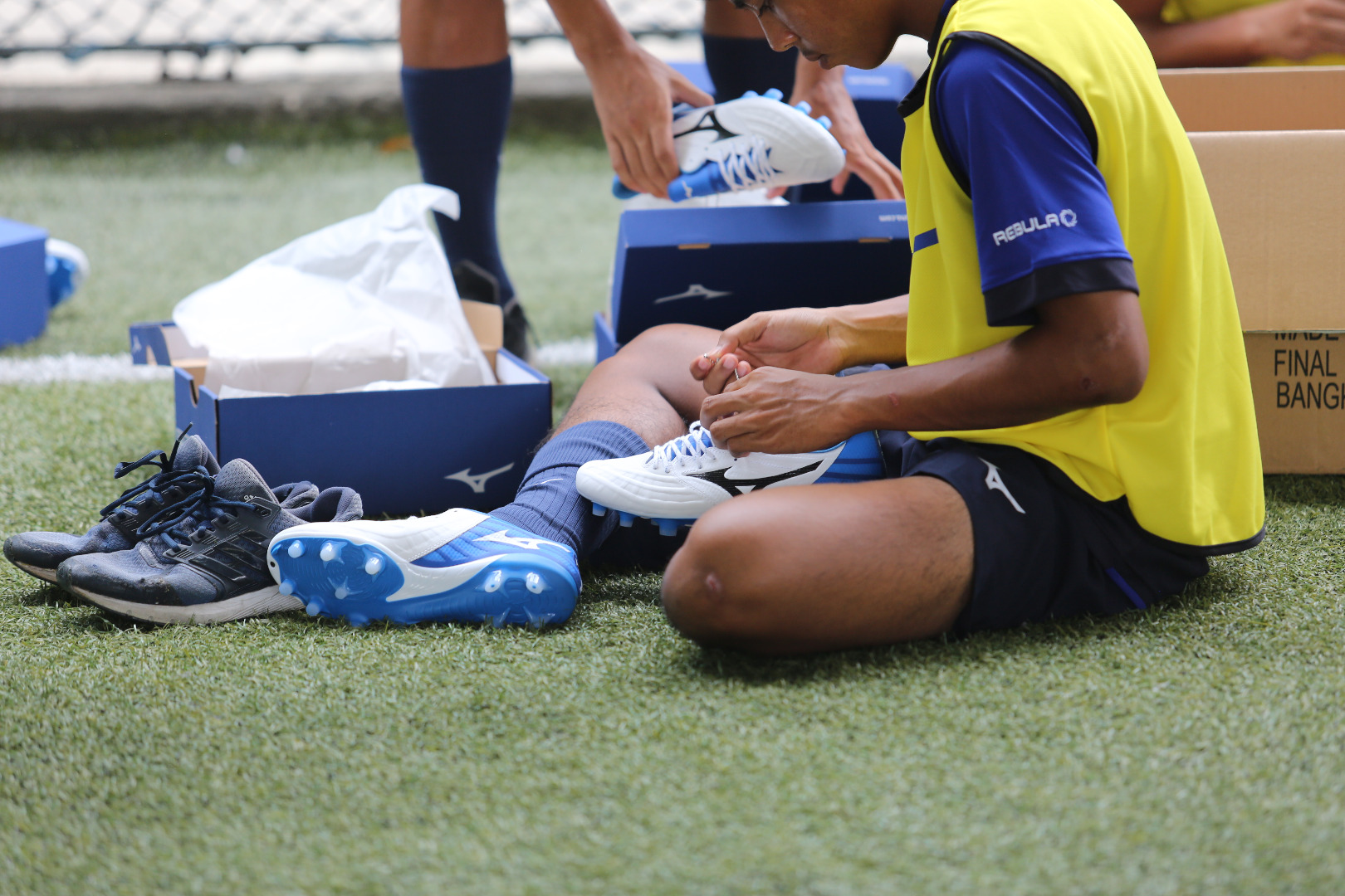  MIZUNO รุ่น "Rebula 3"