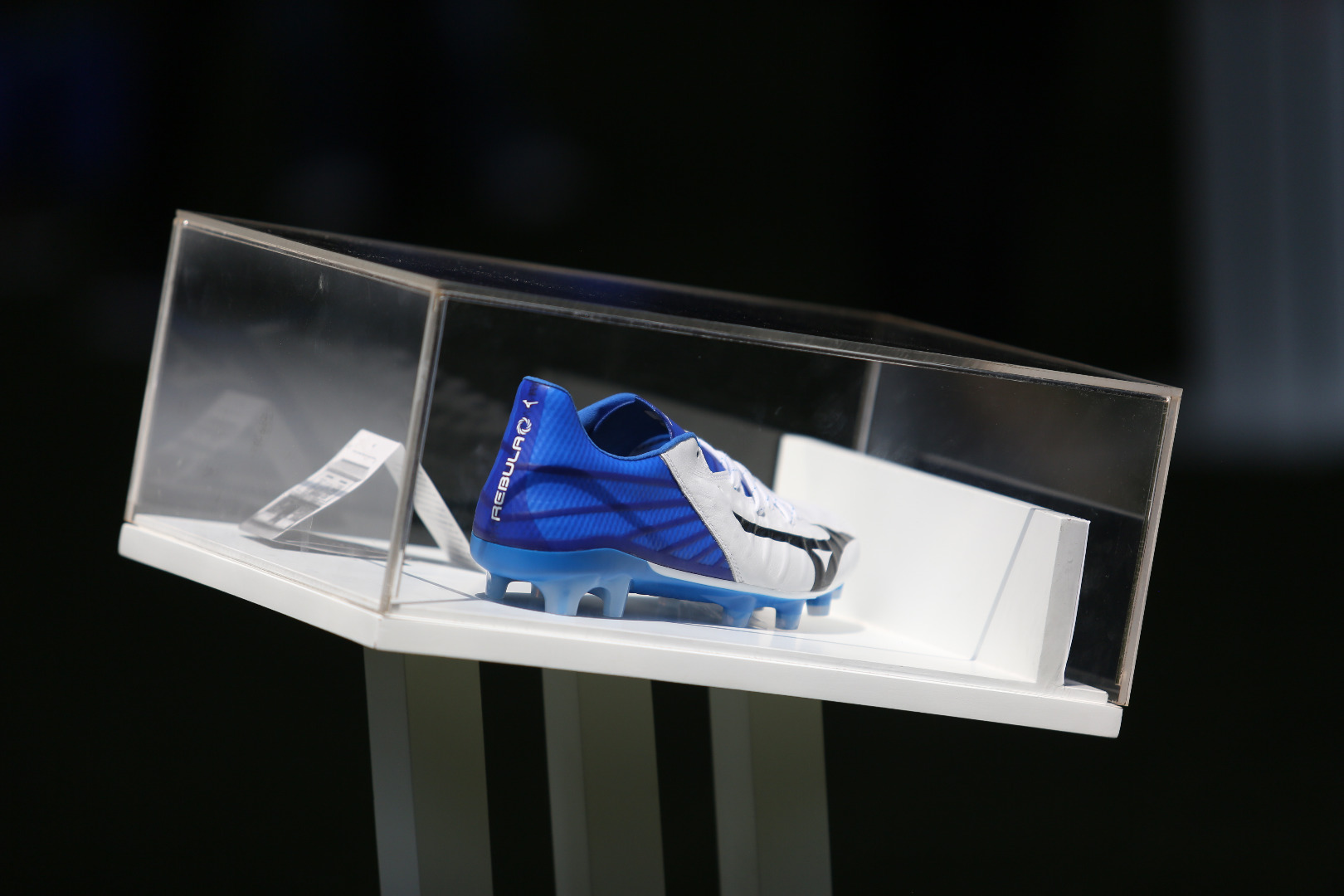  MIZUNO รุ่น "Rebula 3"