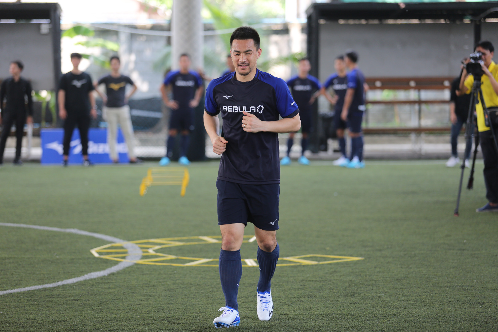 MIZUNO รุ่น "Rebula 3"