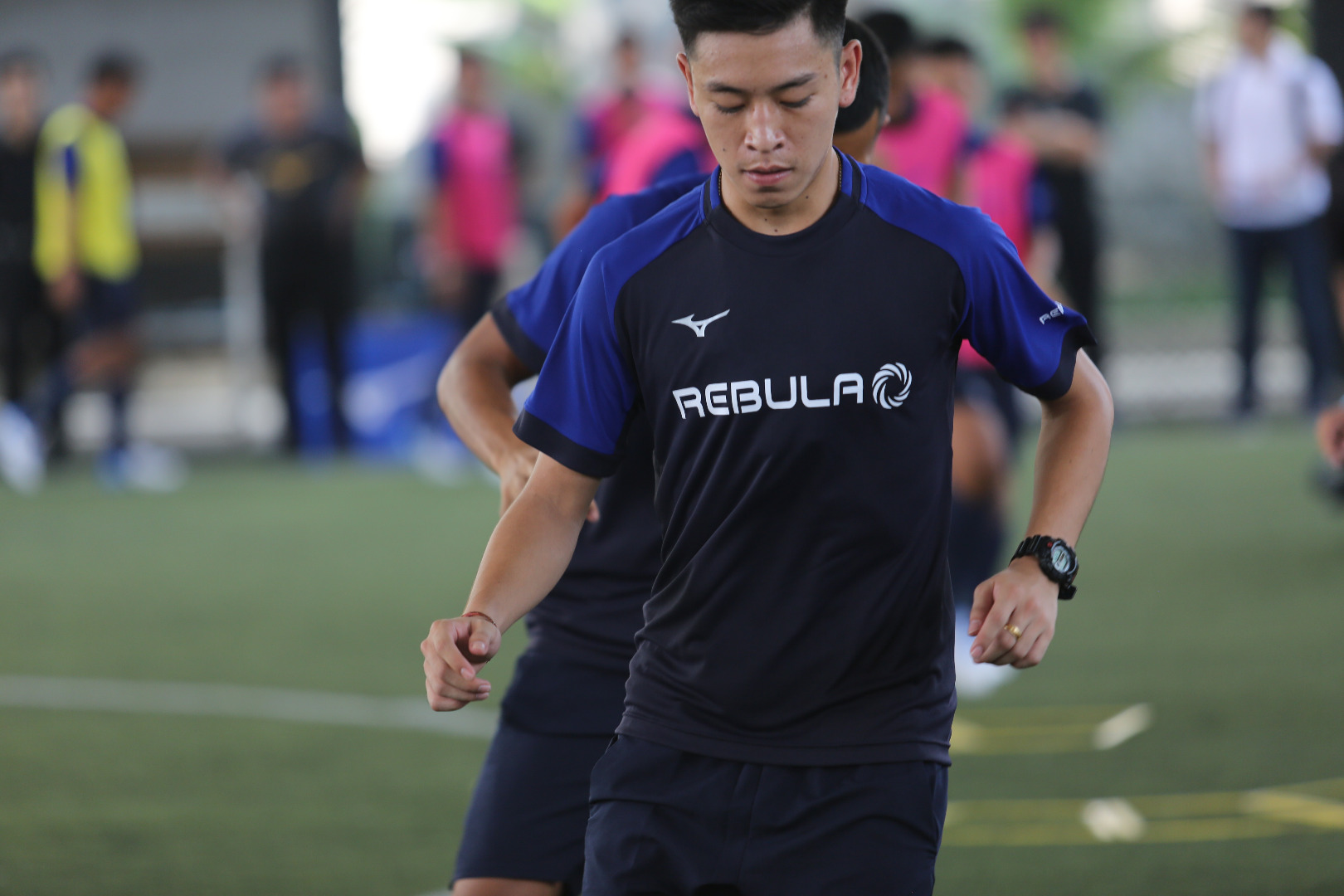  MIZUNO รุ่น "Rebula 3"