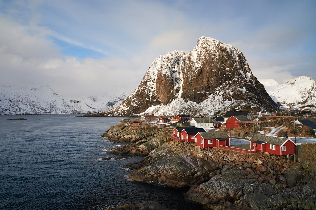 "เฮนนิงสวาร์ สเตเดี้ยม"(Henningsvær Stadion)