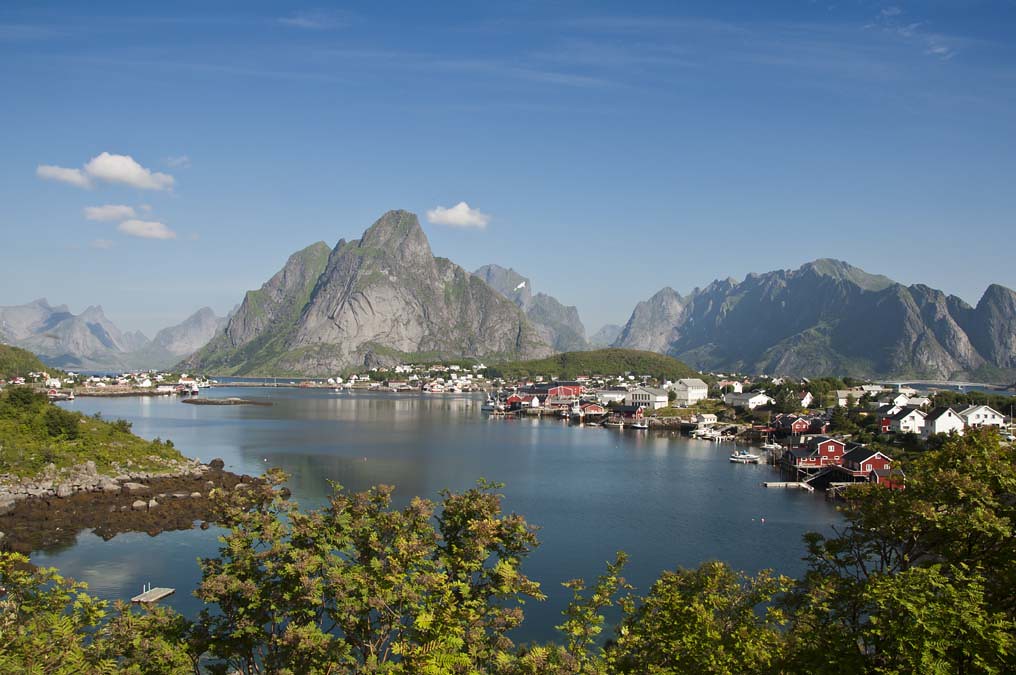 "เฮนนิงสวาร์ สเตเดี้ยม"(Henningsvær Stadion)