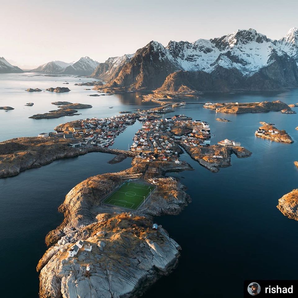 "เฮนนิงสวาร์ สเตเดี้ยม"(Henningsvær Stadion)