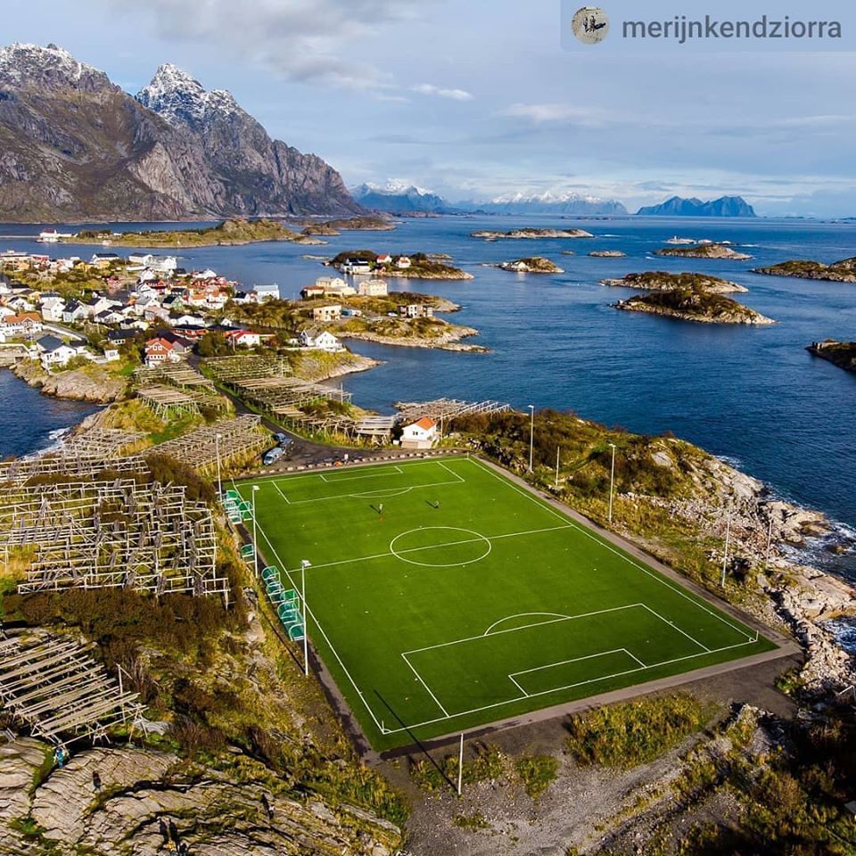 "เฮนนิงสวาร์ สเตเดี้ยม"(Henningsvær Stadion)