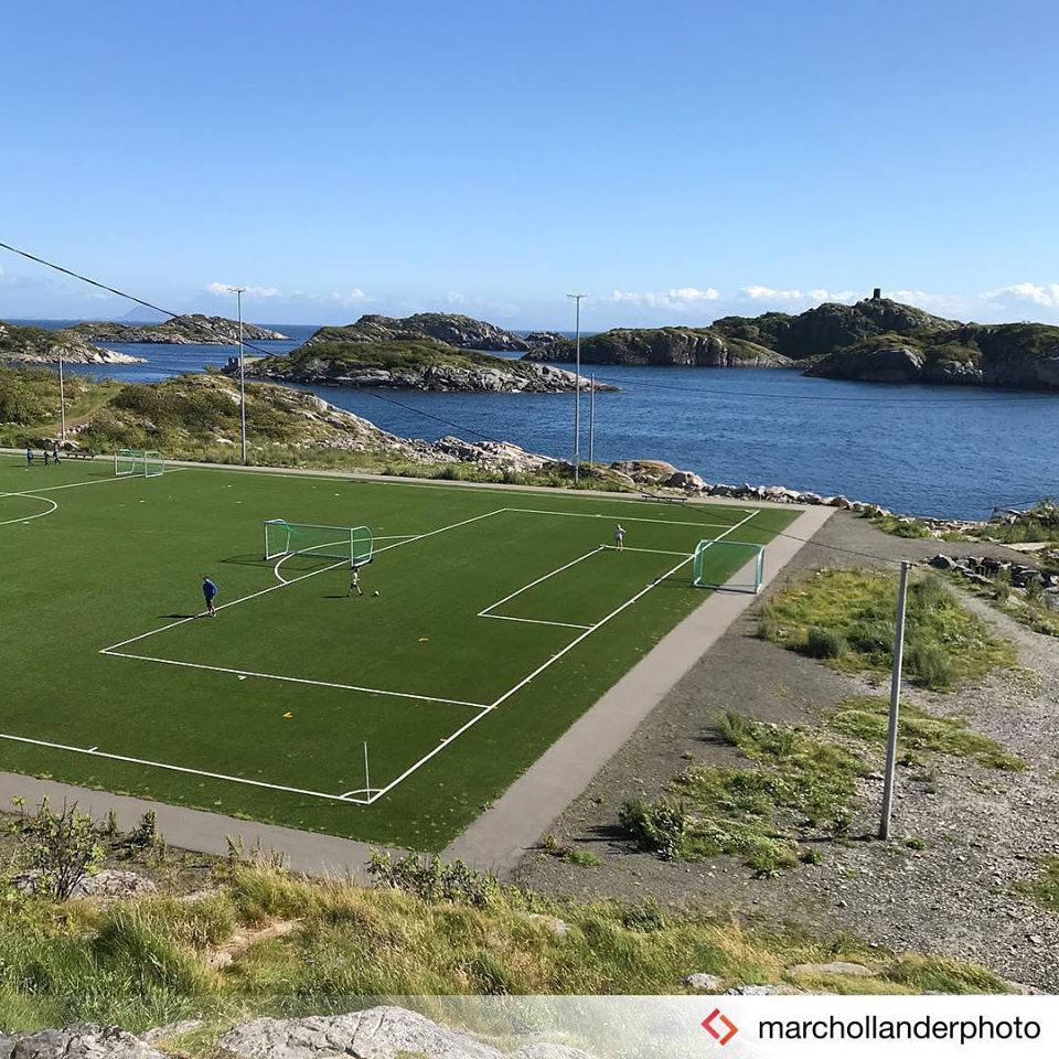 "เฮนนิงสวาร์ สเตเดี้ยม"(Henningsvær Stadion)