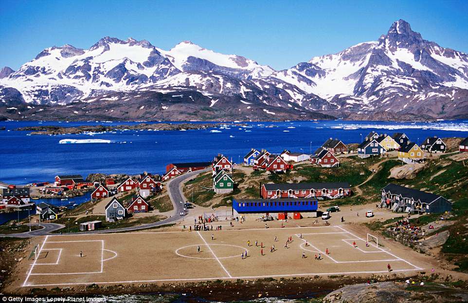 "เฮนนิงสวาร์ สเตเดี้ยม"(Henningsvær Stadion)