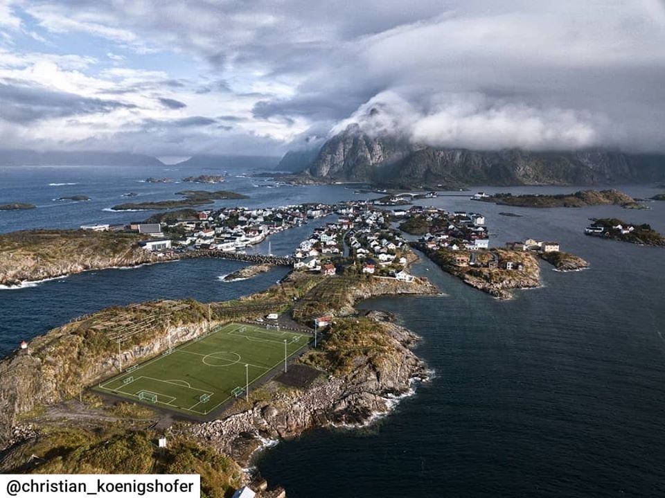 "เฮนนิงสวาร์ สเตเดี้ยม"(Henningsvær Stadion)