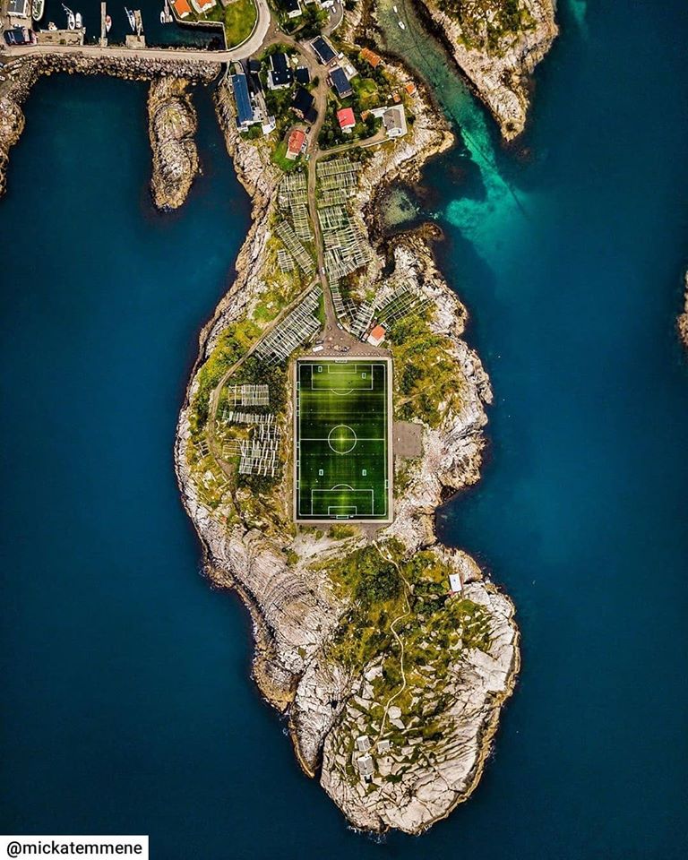 "เฮนนิงสวาร์ สเตเดี้ยม"(Henningsvær Stadion)