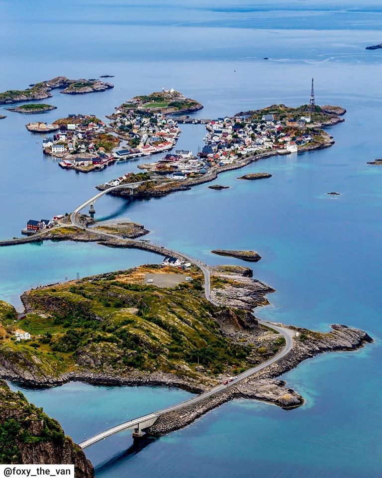 "เฮนนิงสวาร์ สเตเดี้ยม"(Henningsvær Stadion)