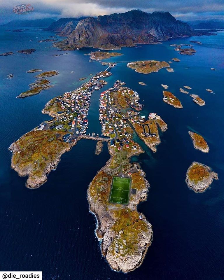 "เฮนนิงสวาร์ สเตเดี้ยม"(Henningsvær Stadion)