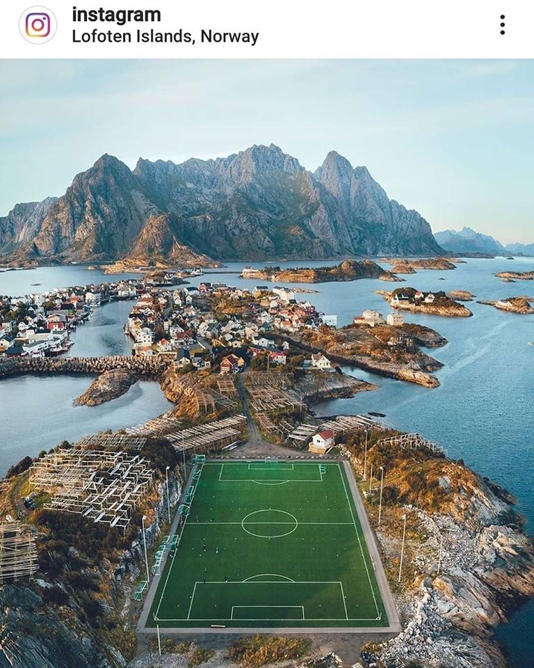 "เฮนนิงสวาร์ สเตเดี้ยม"(Henningsvær Stadion)