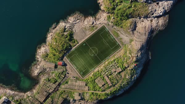 "เฮนนิงสวาร์ สเตเดี้ยม"(Henningsvær Stadion)