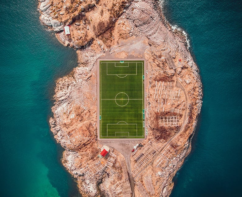 "เฮนนิงสวาร์ สเตเดี้ยม"(Henningsvær Stadion)