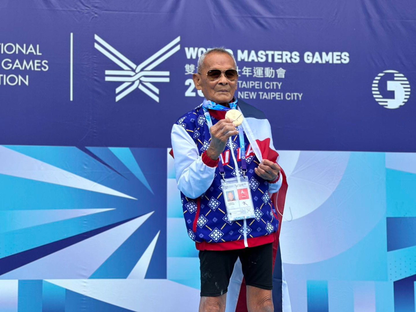 หัวใจสุดแกร่ง! "คุณตาสว่าง" นักวิ่งอายุ 105 ปี ประเดิม 2 ทองศึกกรีฑาโลกผู้สูงอายุ
