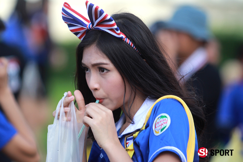 แฟนบอลสาวไทยน่ารัก