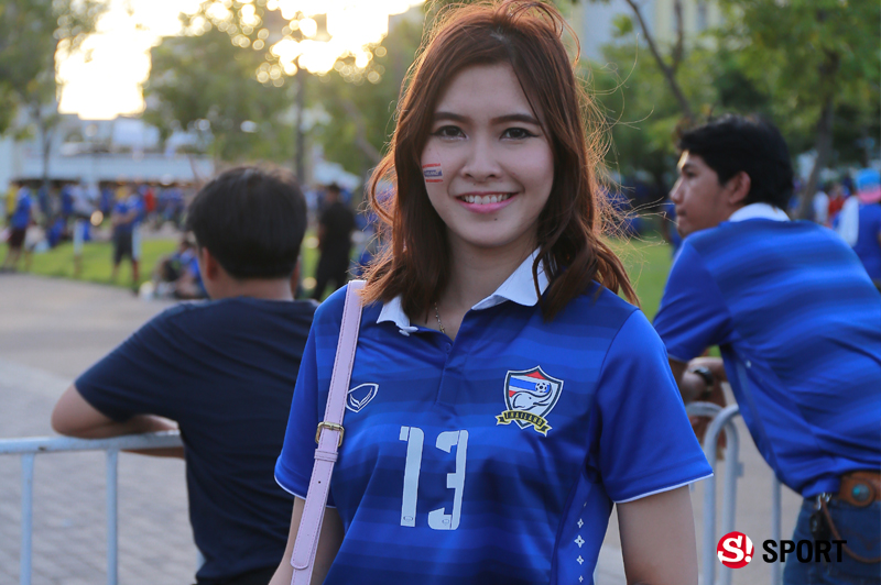 แฟนบอลสาวไทยน่ารัก