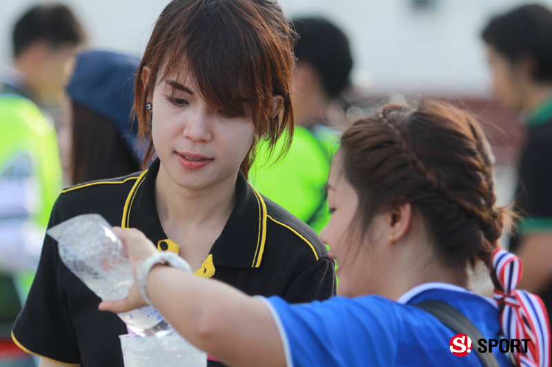 แฟนบอลสาวไทยน่ารัก