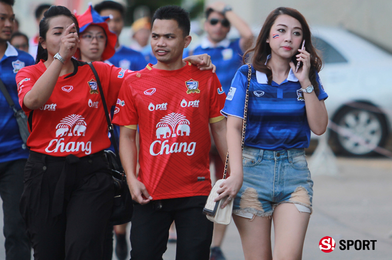 แฟนบอลสาวไทยน่ารัก