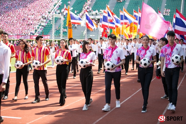 ภาพฟุตบอลประเพณี ธรรมศาสตร์ - จุฬาฯ