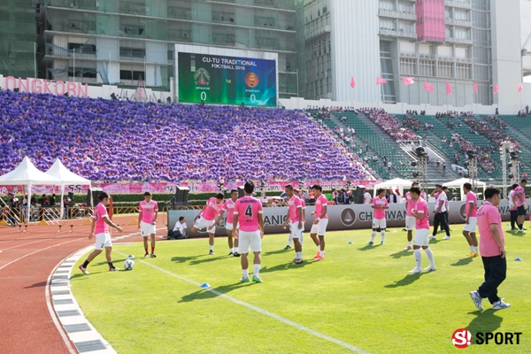 ภาพฟุตบอลประเพณี ธรรมศาสตร์ - จุฬาฯ