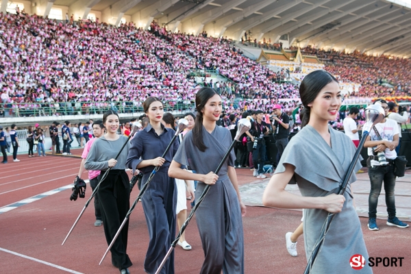 ภาพฟุตบอลประเพณี ธรรมศาสตร์ - จุฬาฯ