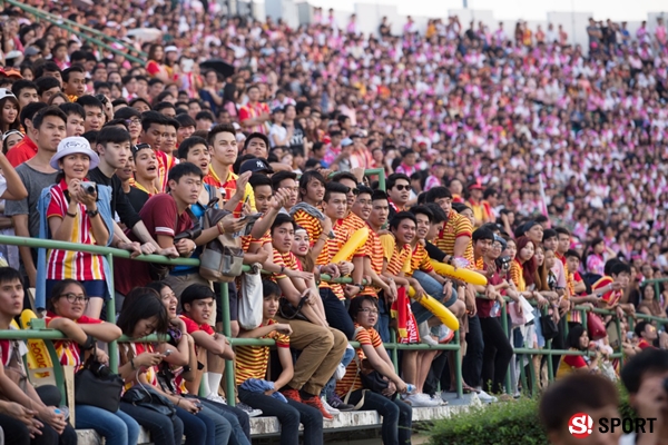 ภาพฟุตบอลประเพณี ธรรมศาสตร์ - จุฬาฯ