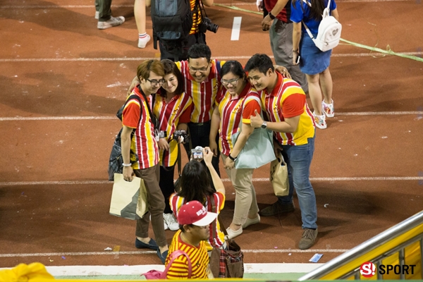 ภาพฟุตบอลประเพณี ธรรมศาสตร์ - จุฬาฯ