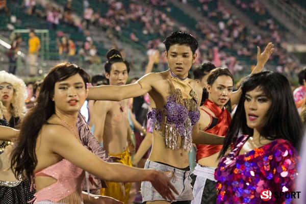 ภาพฟุตบอลประเพณี ธรรมศาสตร์ - จุฬาฯ