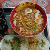 อิ่มอร่อย! ก๋วยเตี๋ยวชามยักษ์ร้านนายนุ้ย