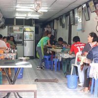 “ก๋วยเตี๋ยวเนื้อตรอกขามแป”  น้ำซุปรสเด็ดกับลูกชิ้นสูตรลับ