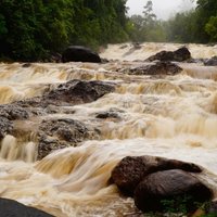 ฝนตกหนักเฝ้าระวังน้ำป่าไหลหลากบริเวณน้ำตก 24 ชั่วโมง