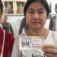 ลูกจ้างดวงเฮง ถูกหวยรางวัลที่หนึ่งรับ 6 ล้าน พร้อมปลดหนี้ให้ลูกหลาน