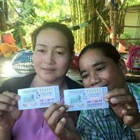 สองศรีพี่น้องดวงเฮง แบ่งซื้อลอตเตอรี่คนละใบ ถูกรางวัลใหญ่รับคนล่ะ 6,000,000