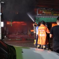 ระทึก! ไฟไหม้ร้านพลาสติกและร้านอะไหล่รถจักรยานยนต์ เสียหายกว่า 20 ล้านบาท