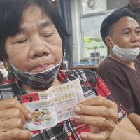 แม่เฒ่าดวงเฮงซื้อเลขบัตรคิว 83 ไหว้คำชะโนด รวยเละ 6,000,000