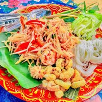 อาหารหลักร้อยวิวหลักล้าน ส้มตำแซ่บนัว นั่งแพชมวิวทะเลสาปห้วยระไซร์