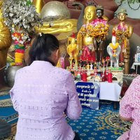 แห่ขอเลขเด็ดไอ้ไข่เงิน-ไข่ทอง เด็กวัดสุขอารีย์หลังให้โชคมา 9 งวด