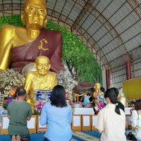 แห่ขอเลขเด็ดไอ้ไข่เงิน-ไข่ทอง เด็กวัดสุขอารีย์หลังให้โชคมา 9 งวด