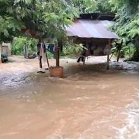 น้ำป่าทะลักท่วมบ้านเรือน ไร่สวนประชาชนกว่า 400 หลังคาเรือน