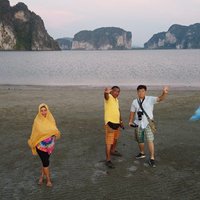 ชมความงามแสงสุดท้ายในอ่าวพังงา ปูมดแดงนับล้านตัว