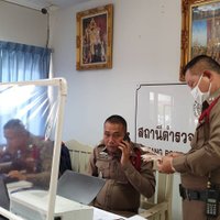 ชื่นชมดาบตำรวจ เก็บเงิน 15,000 ตกบนถนน นำไปประกาศตามหาเจ้าของ