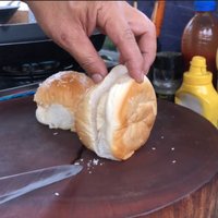 เบอร์เกอร์สูตรอาร์เจนติน่า อร่อยสุดคุ้มเพียง 30 บาท