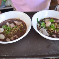 ก๋วยเตี๋ยวชามละ 20 บาท อร่อยถูกใจคนรายได้น้อย