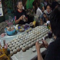 ขนมข้าวปั้นโบราณหนึ่งเดียวในลำปาง ขายดีกาดกองต้าถนนคนเดิน