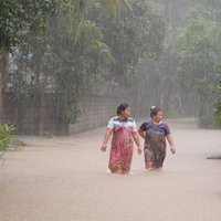 น้ำท่วมมาแล้ว! ฝนตกต่อเนื่องน้ำป่าหลากท่วมหลายพื้นที่